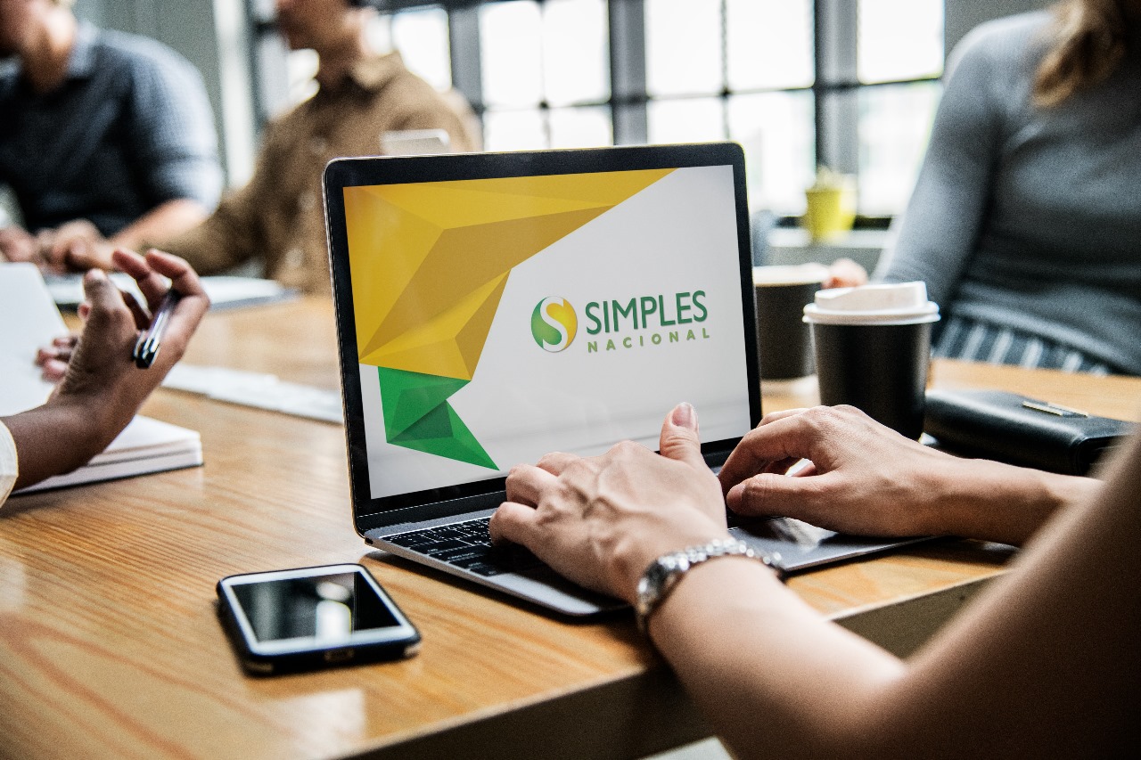 Regularização do Simples Nacional termina em 31 de janeiro. Veja quem precisa regularizar, riscos e impactos para empresas e MEIs.